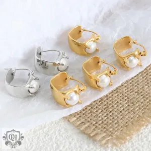 18K Gold Pearl U-Shaped Earrings