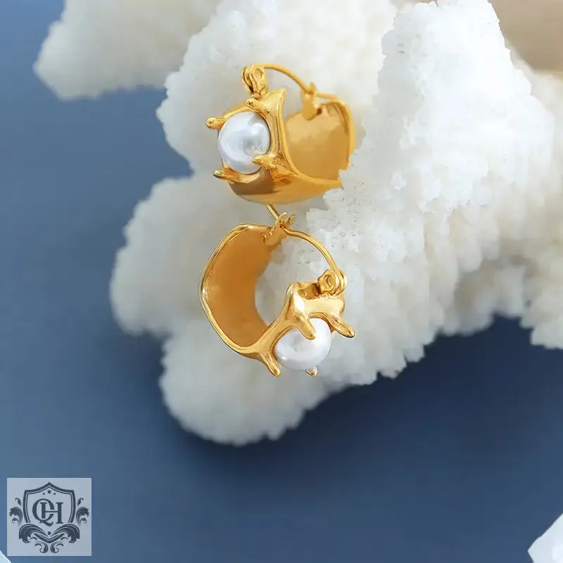 18K Gold Pearl U-Shaped Earrings