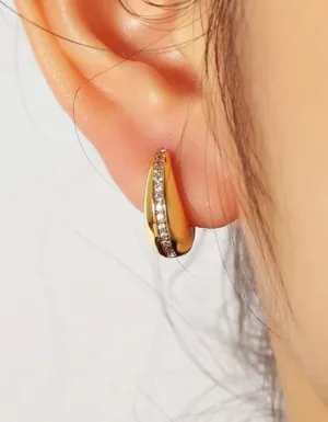 Bea Huggies Hoop Earrings