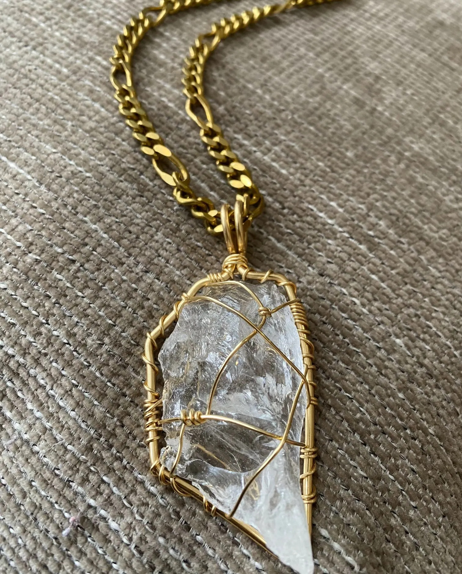 BRONZE RAW CLEAR QUARTZ FIGARO NECKLACE