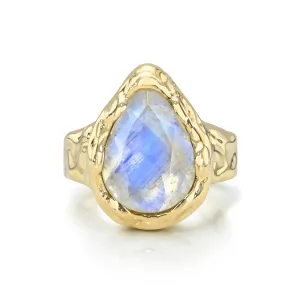 Classic River Queen Moonstone Ring
