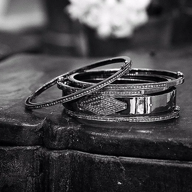 DIAMONDS, 1-Line Bangle, DarkSilver/Gray