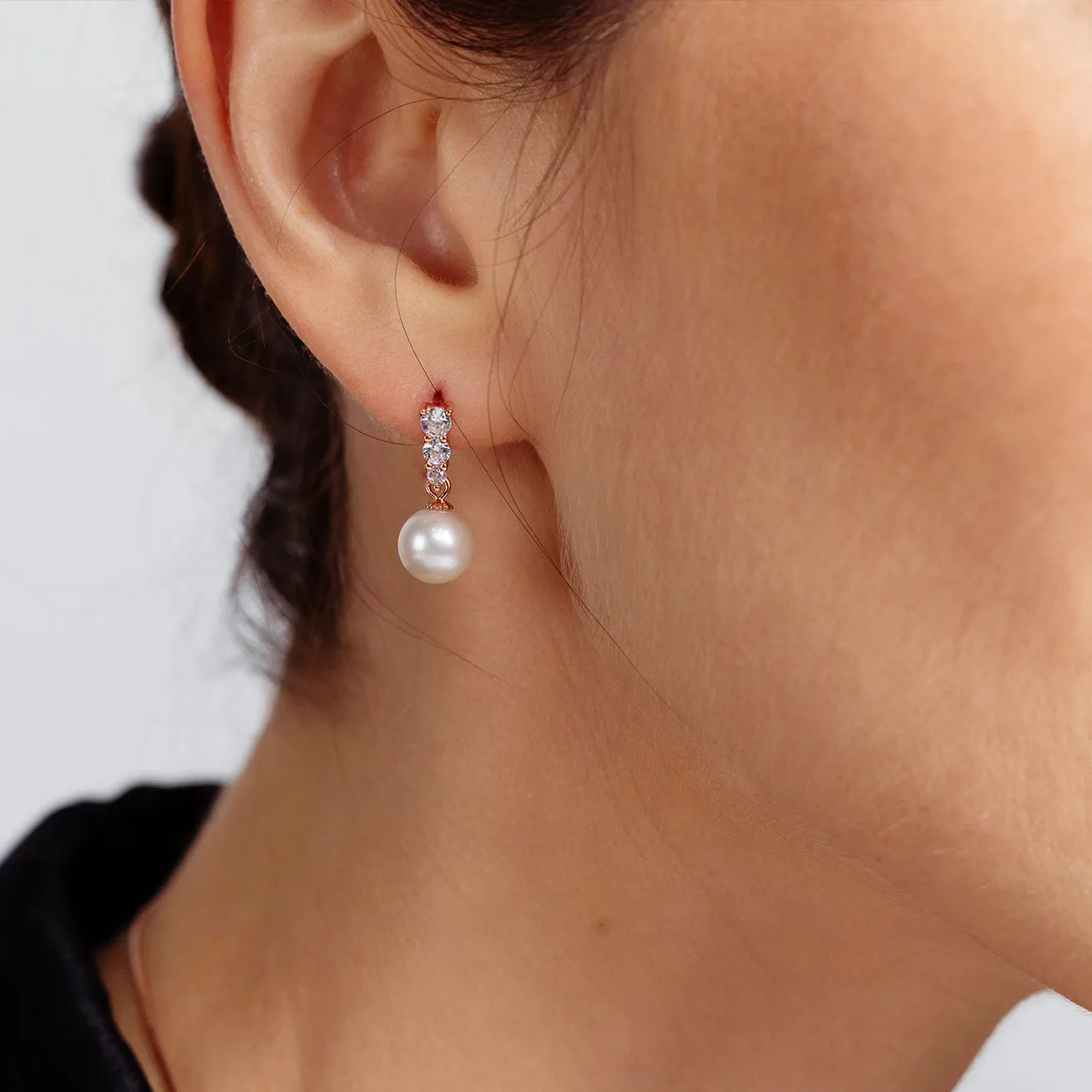 Elegant Freshwater Pearl Earrings WE00442