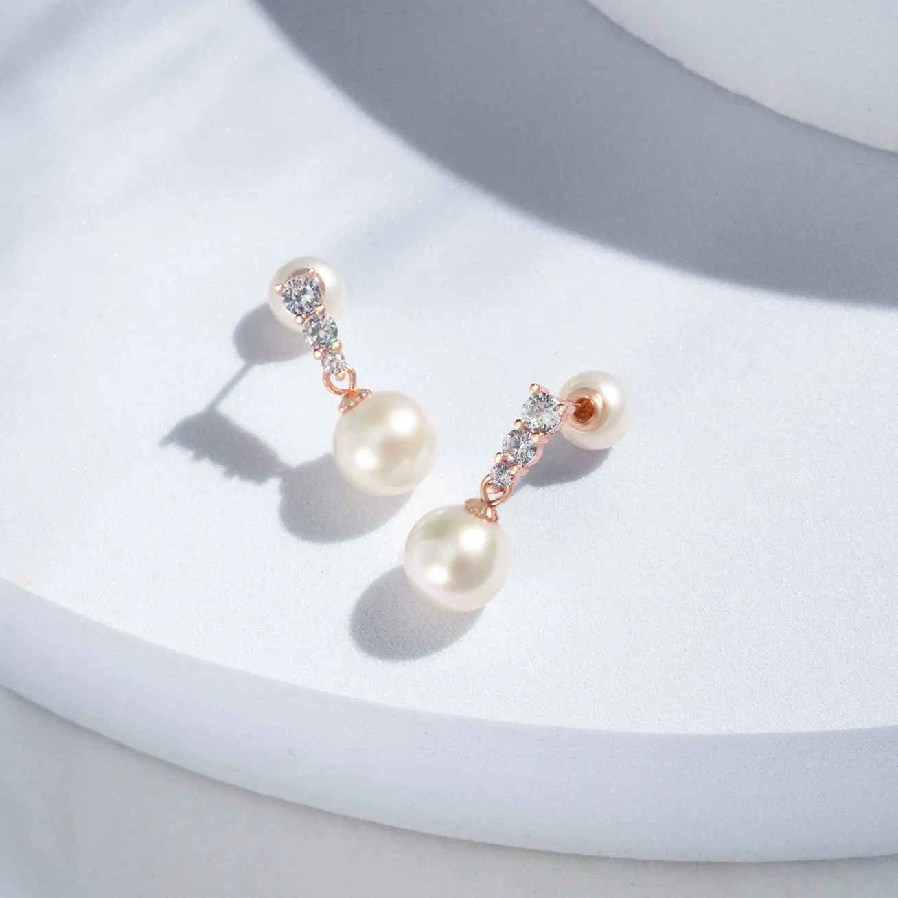 Elegant Freshwater Pearl Earrings WE00442