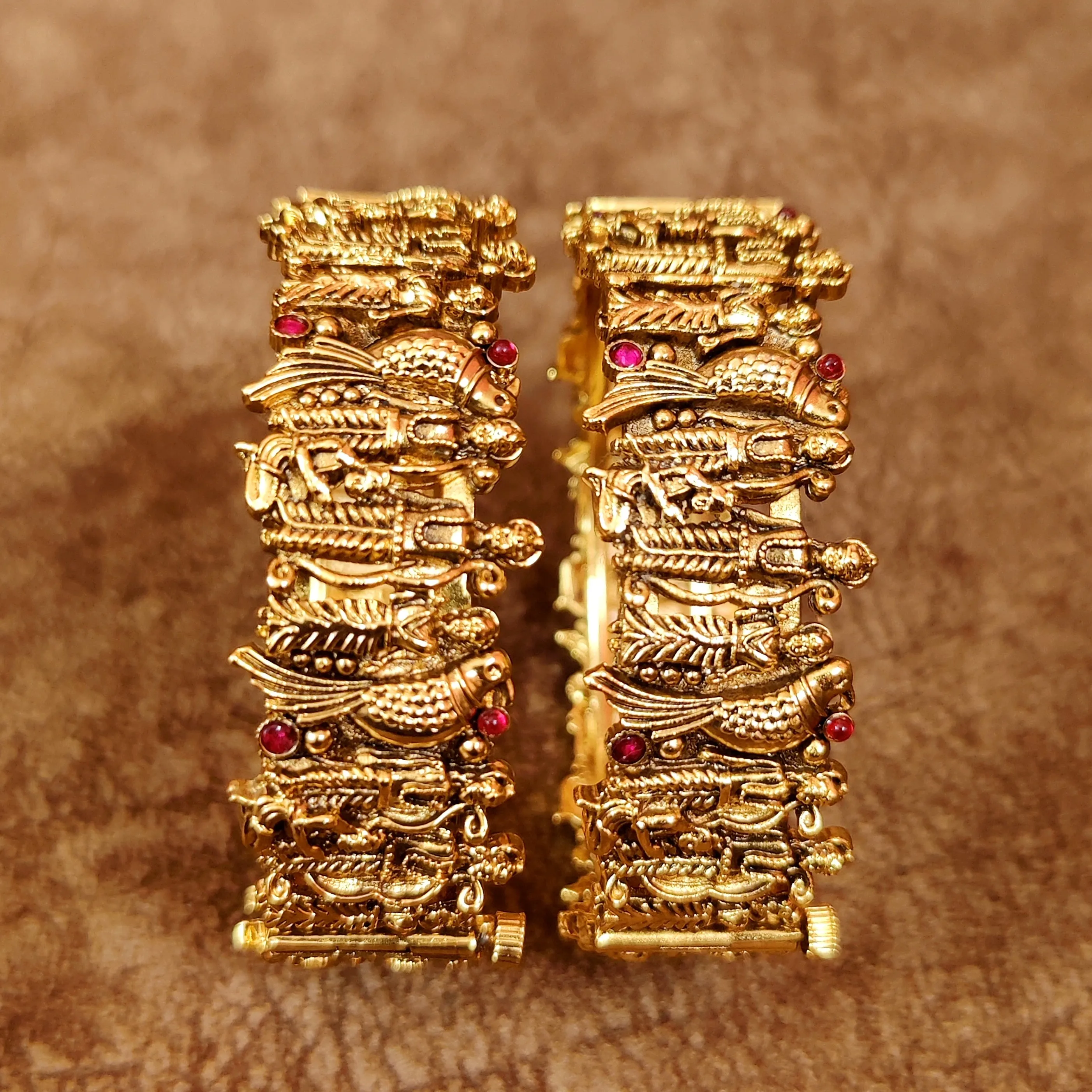 GOLD LOOK ALIKE TRADITIONAL RAM SITA OPENABLE BANGLES