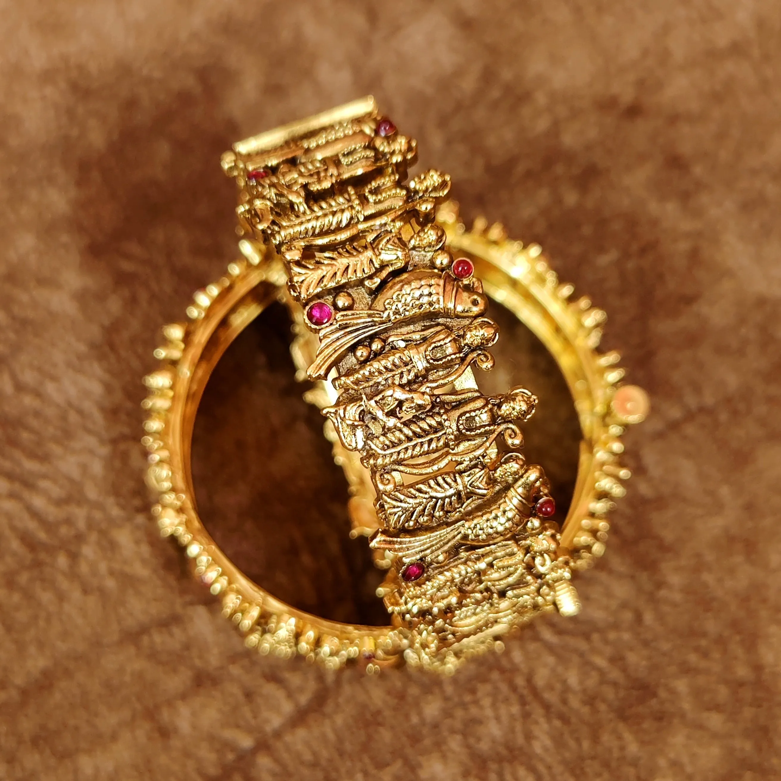 GOLD LOOK ALIKE TRADITIONAL RAM SITA OPENABLE BANGLES