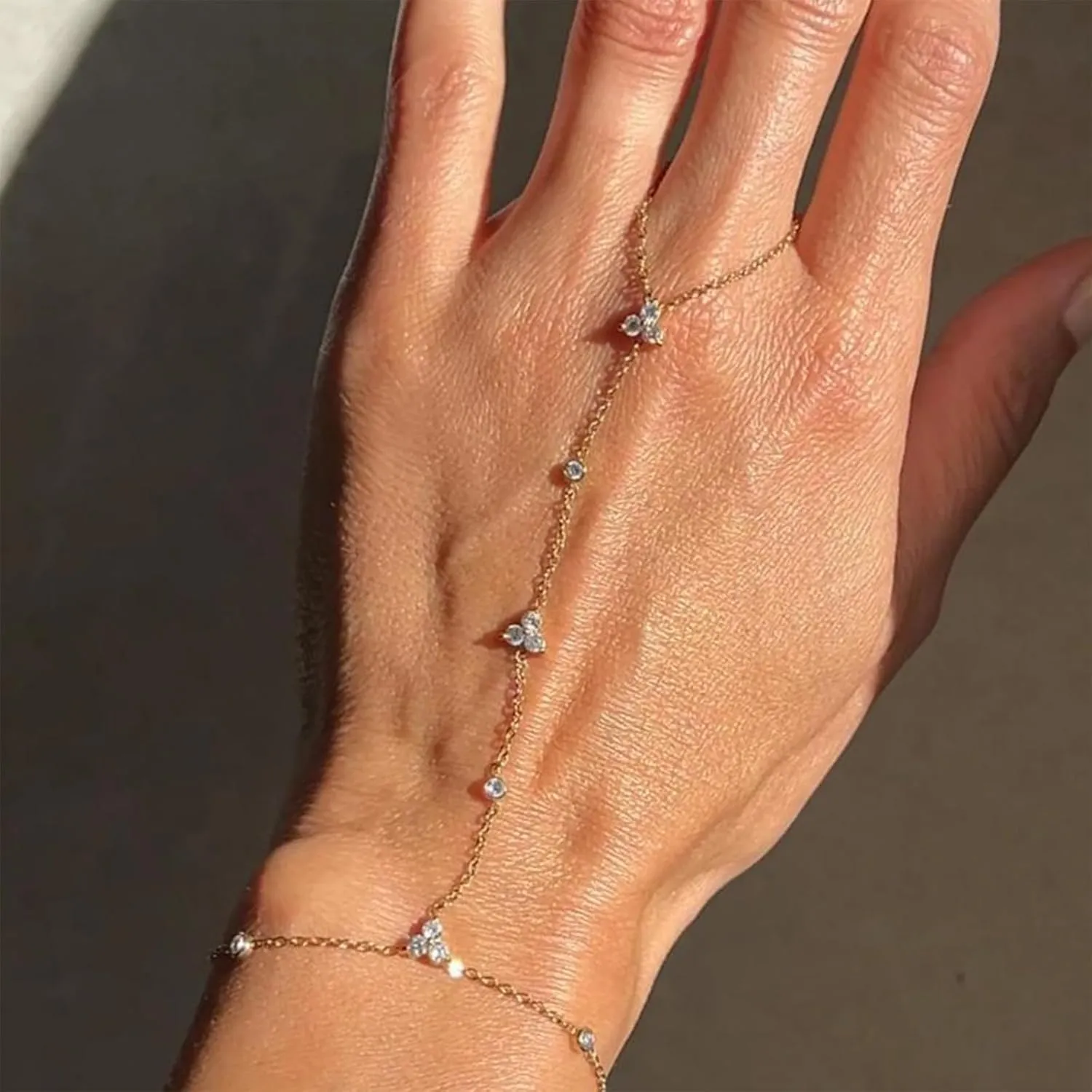 Hand Chain Bracelet for Women Dainty Gold Bracelets Ring Bracelet Hand Chain Hand Jewelry Gifts for Women Trendy
