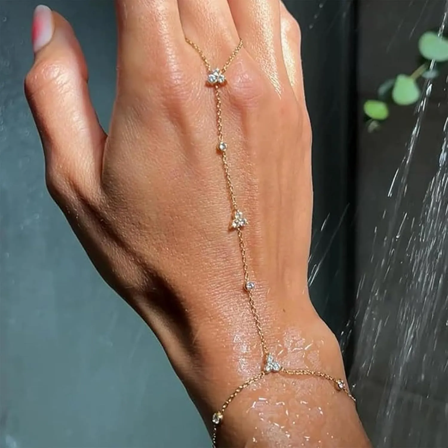 Hand Chain Bracelet for Women Dainty Gold Bracelets Ring Bracelet Hand Chain Hand Jewelry Gifts for Women Trendy