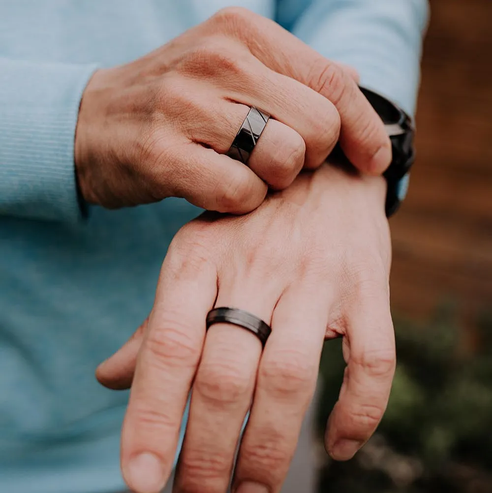 Lew Ring in Black Ceramic