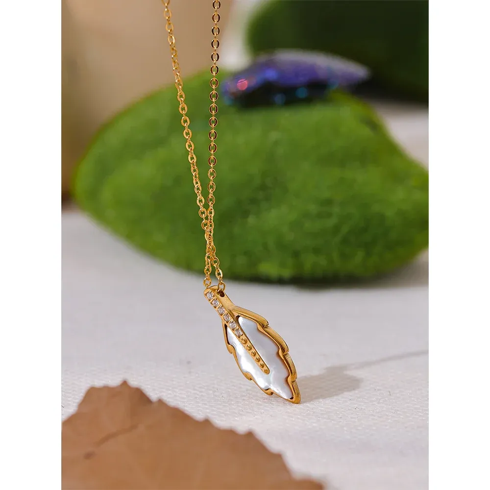 Natural Shell Leaf Pendant Necklace