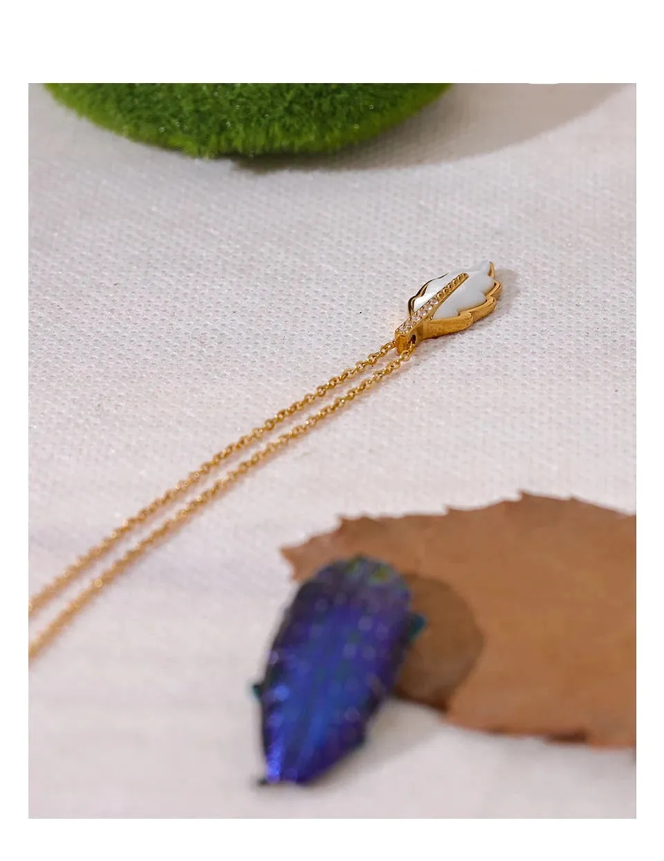 Natural Shell Leaf Pendant Necklace