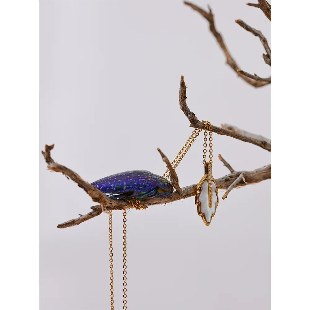 Natural Shell Leaf Pendant Necklace