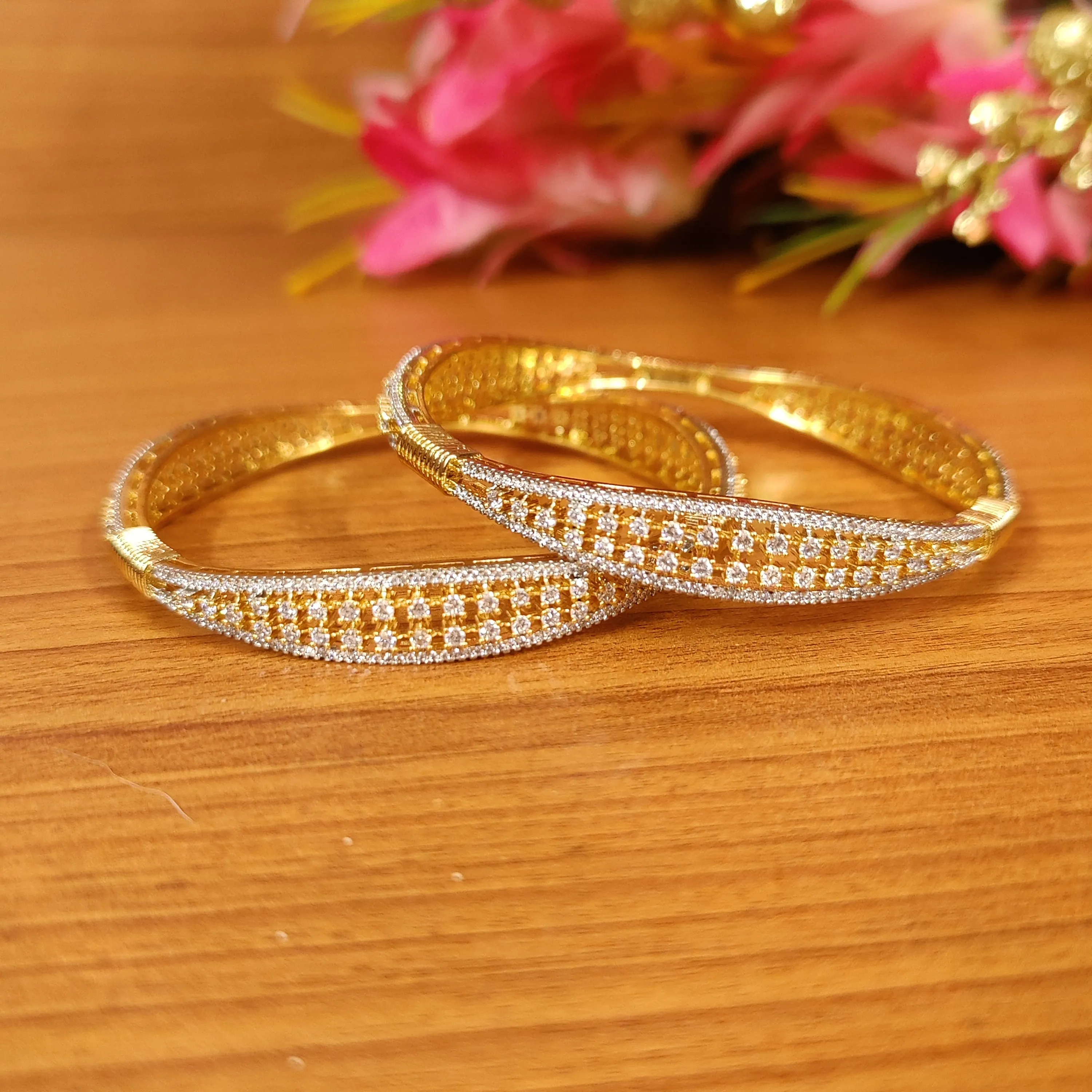 Real Diamond Pattern Elegant Bangles