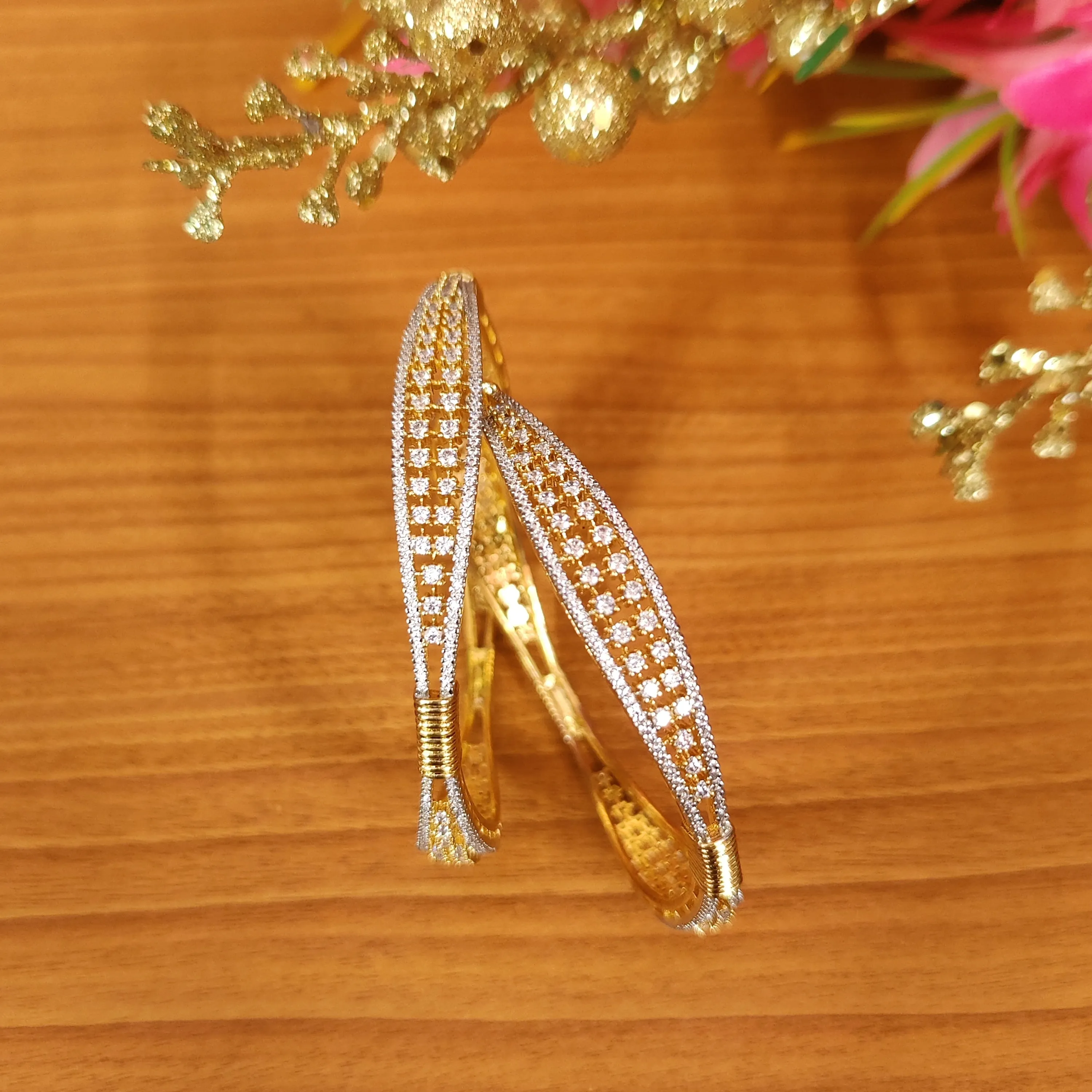 Real Diamond Pattern Elegant Bangles