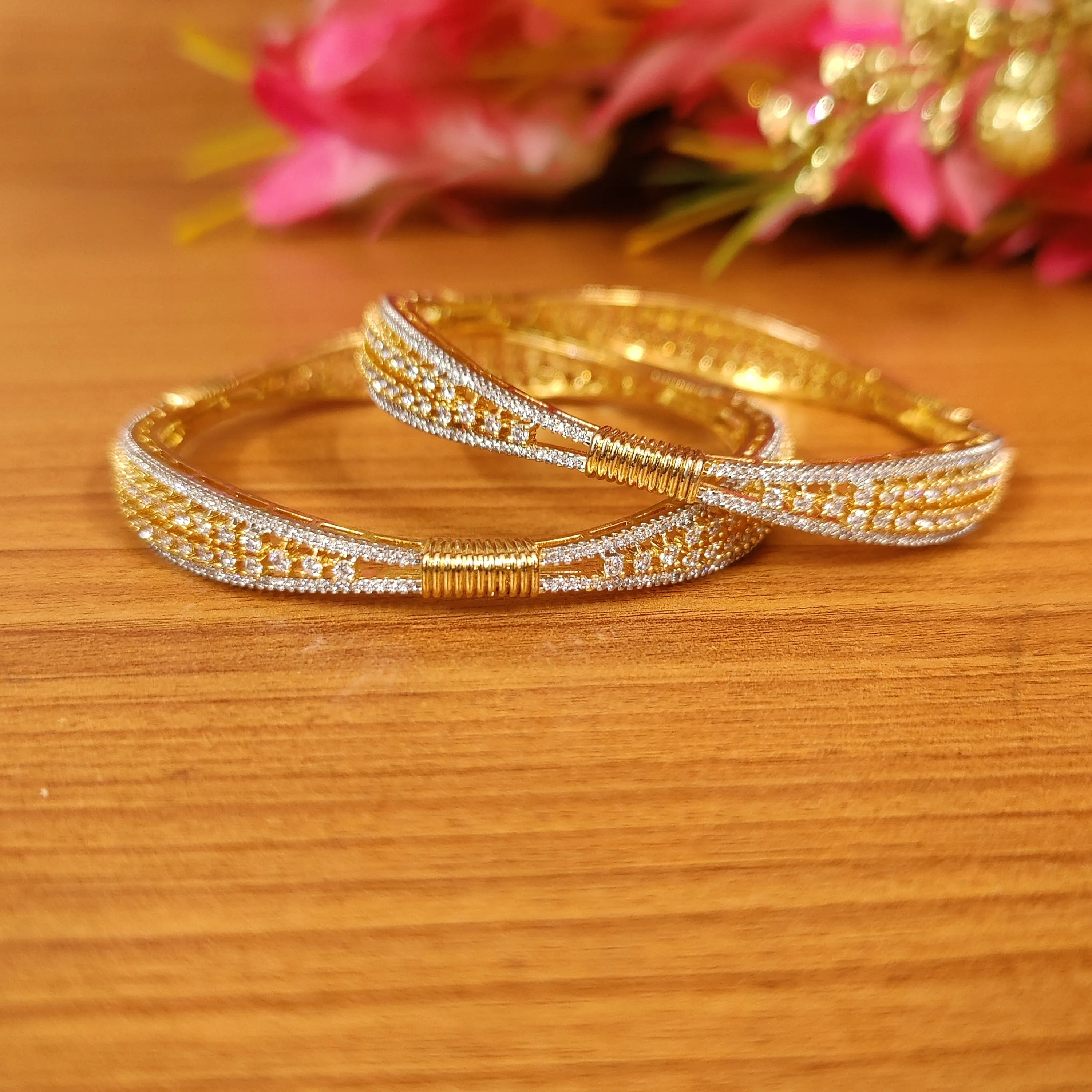 Real Diamond Pattern Elegant Bangles
