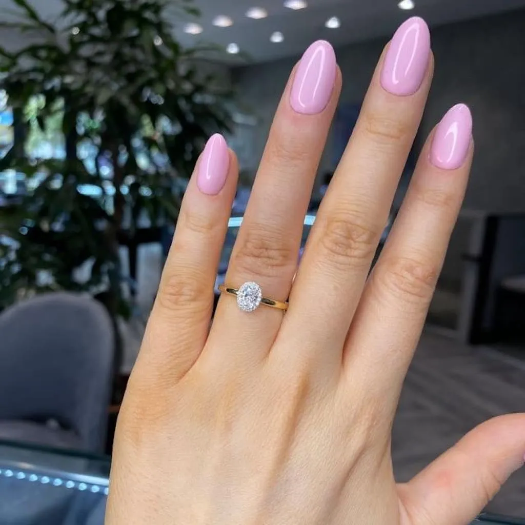 RIVA 0.45ct | Oval Halo Diamond Set in 18ct Gold