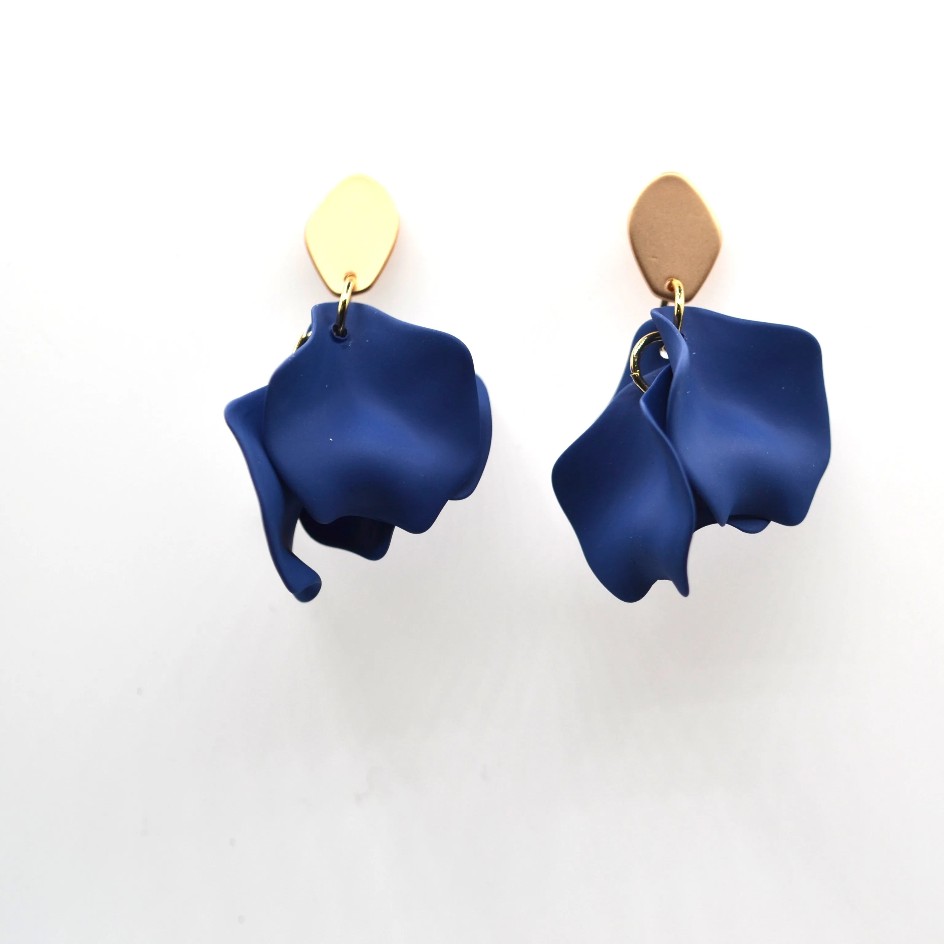 Roaring Earring