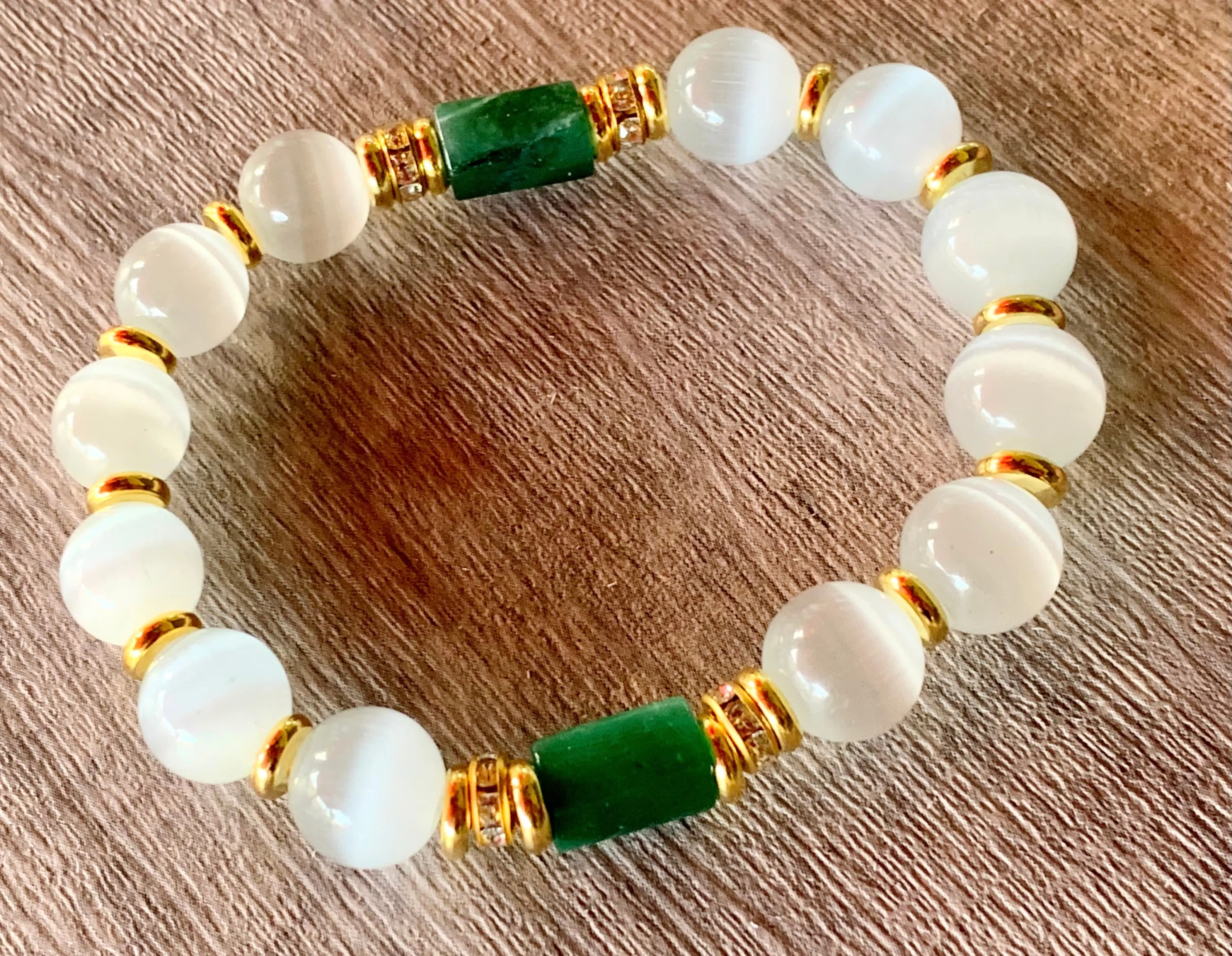 🔴SOLD🔴 Valentine Handmade Cats Eye, Emerald, and Gold Plated Hematite Expandable Bracelet