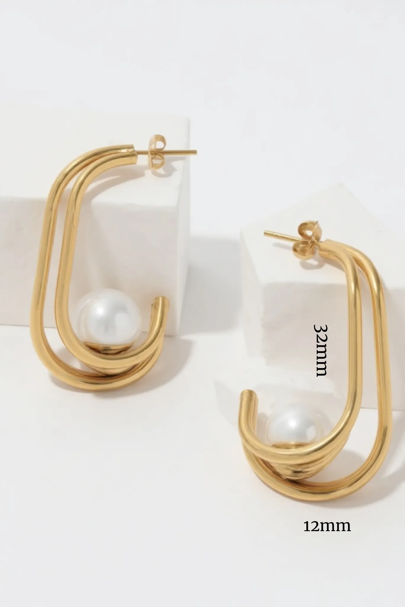 Thalia Waterproof Earring Shiny Faux Pearl at Center Dazzling