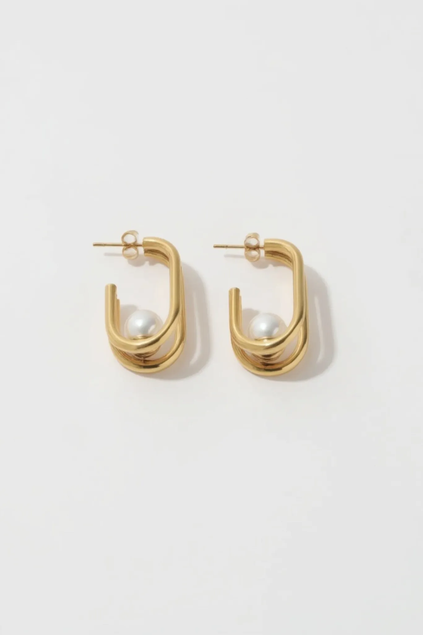 Thalia Waterproof Earring Shiny Faux Pearl at Center Dazzling