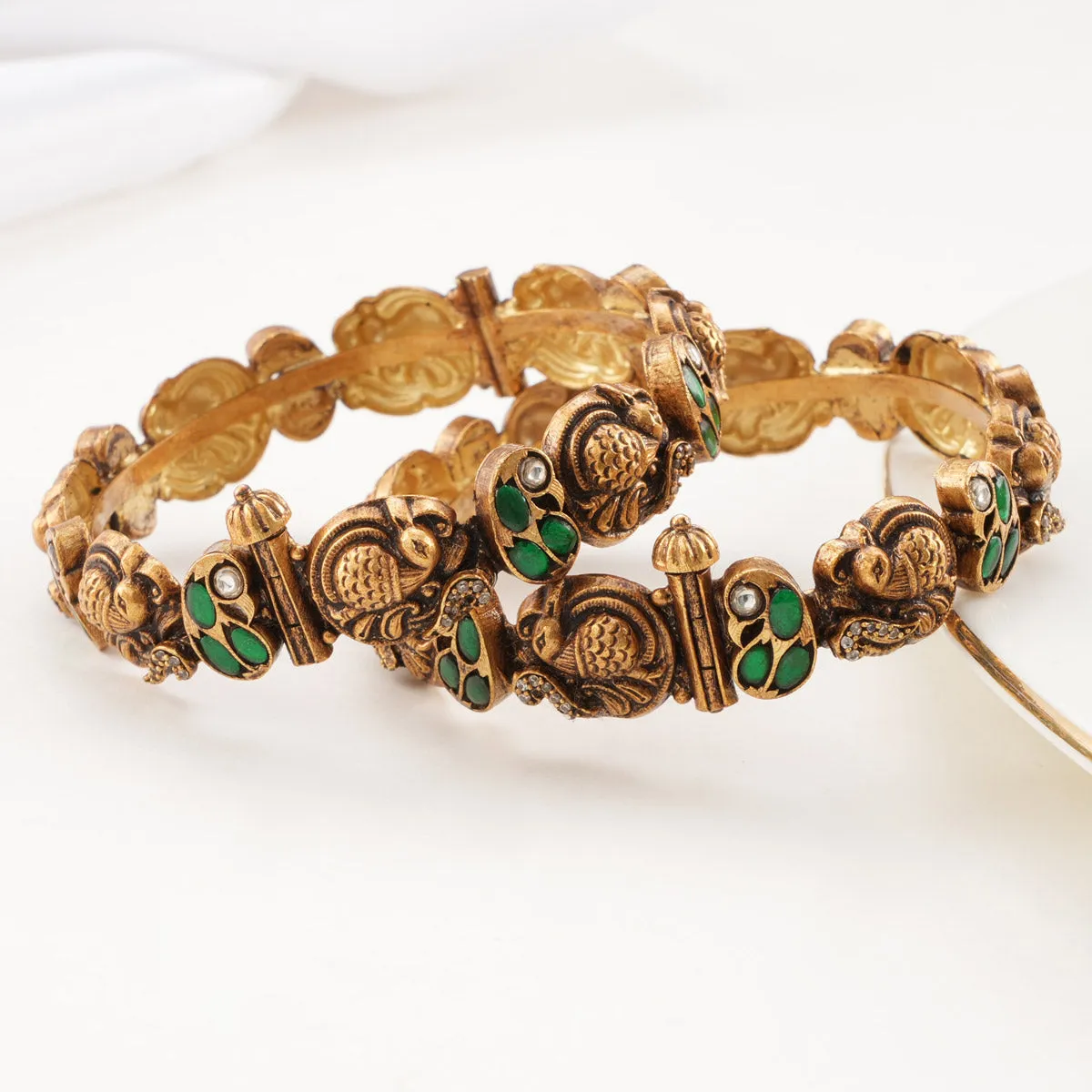 Thevikha Kundan Pair Bangle