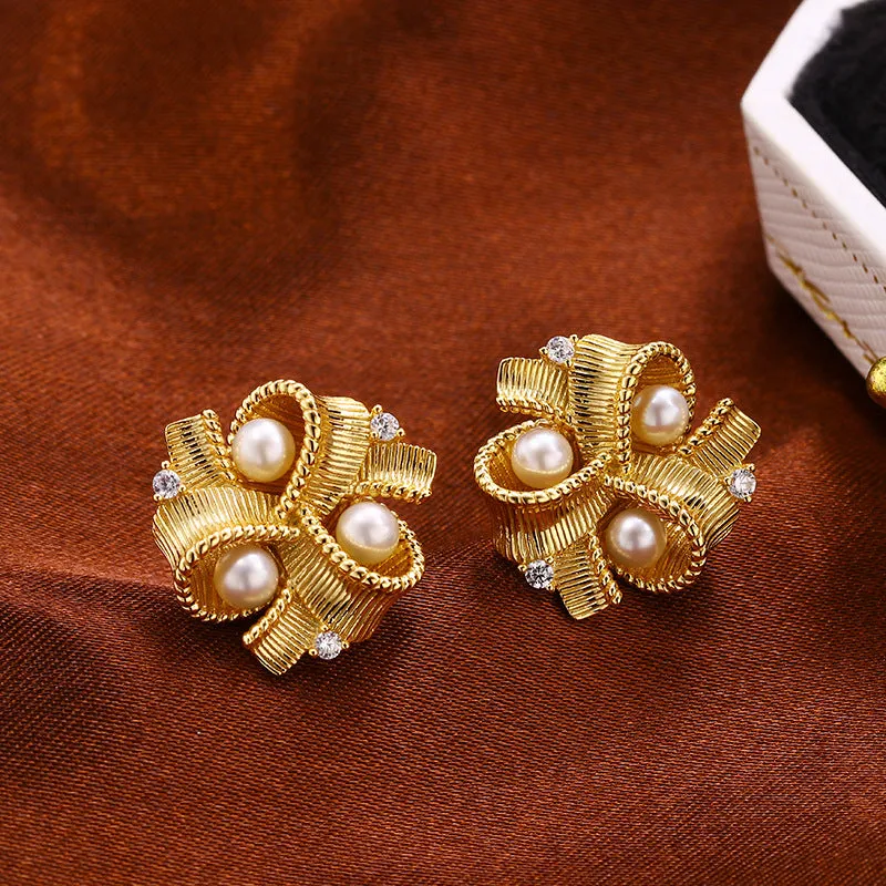 Women's Elegant Little Fragrant Earrings